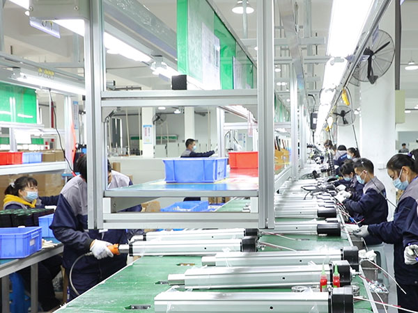 تعرف على المزيد حول وحدة التحكم في جهاز تعقب الطاقة الشمسية ثنائي المحور