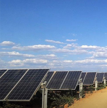 تعزيز كفاءة تتبع الطاقة الشمسية باستخدام المخمدات الشمسية الهيدروليكية